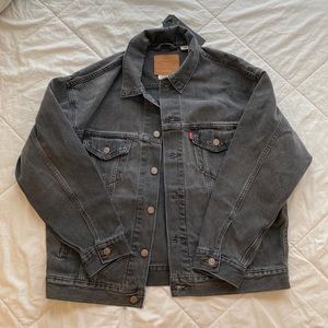 NWT Levis Oversized Denim Jacket (Size Small)